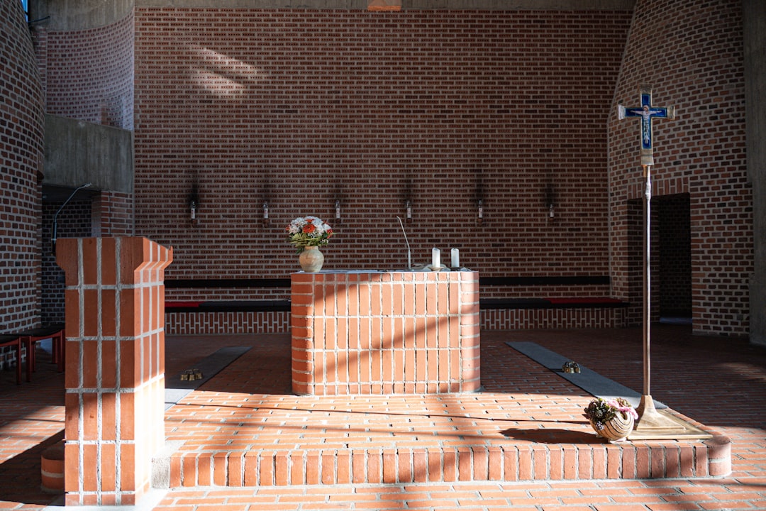 كيف تعالج الحزن دون أن يستنزف طاقتك — رشا برهان